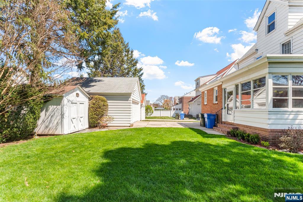 146 Irving Place - Photo 5