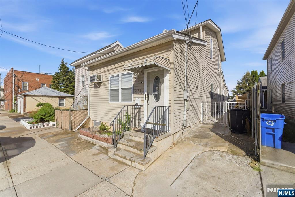 270 Westervelt Place - Photo 1