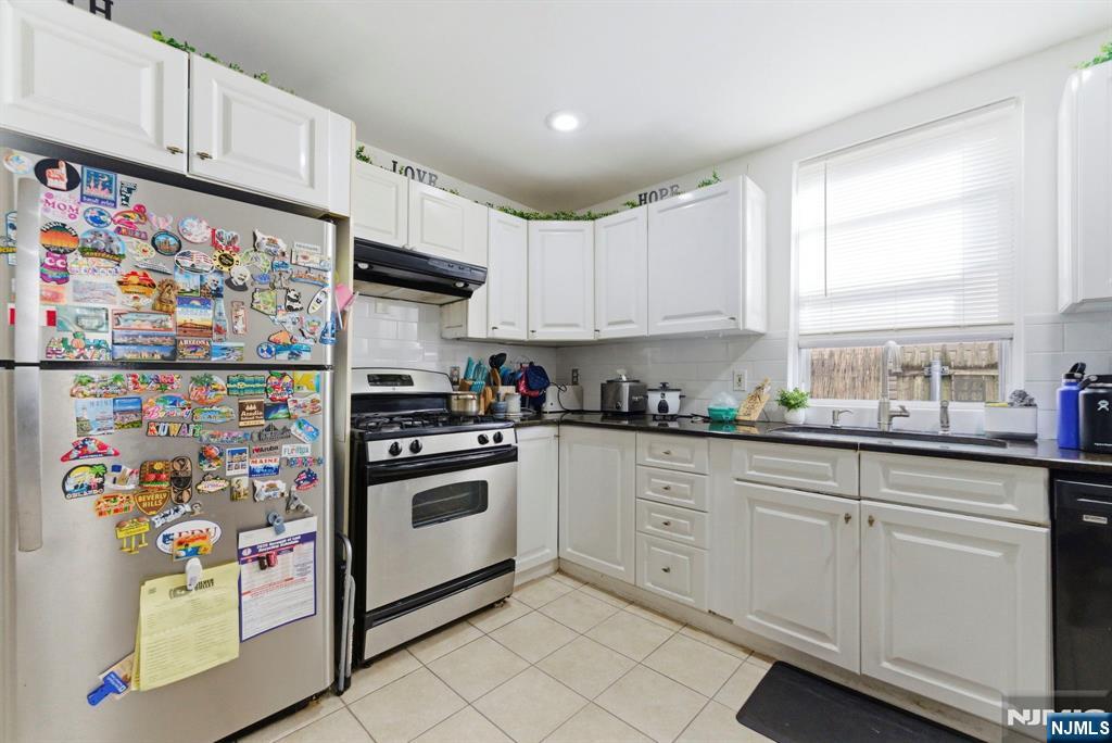 270 Westervelt Place - Photo 5