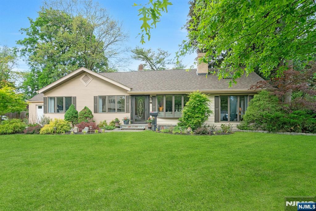 28 Pitcairn Avenue - Photo 1