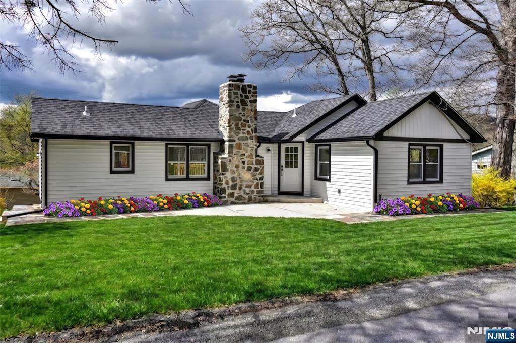 56 E Lake Shore Road - Photo 2