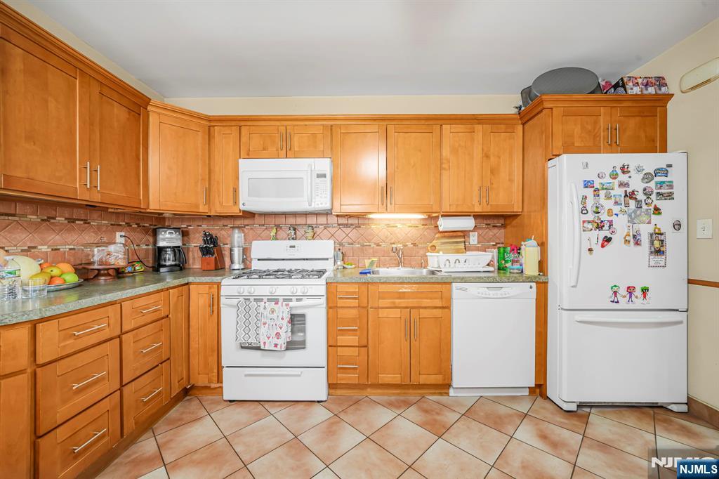 172 Chestnut Street - Photo 5