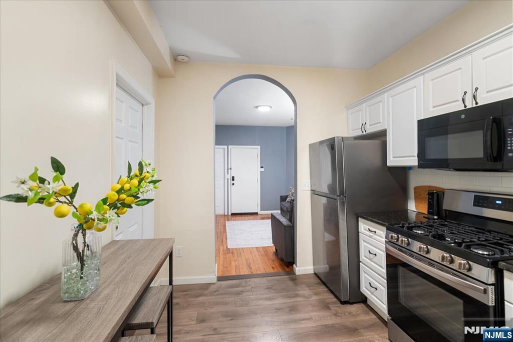 76 Mount Prospect Avenue - Photo 2