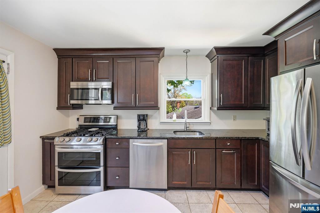 31 Dacotah Avenue, Oakland, NJ, 07436