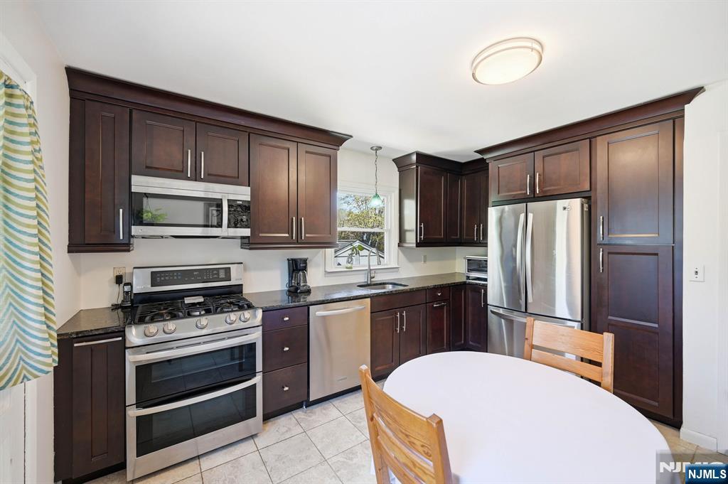 31 Dacotah Avenue, Oakland, NJ, 07436