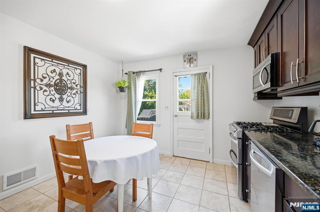 31 Dacotah Avenue, Oakland, NJ, 07436