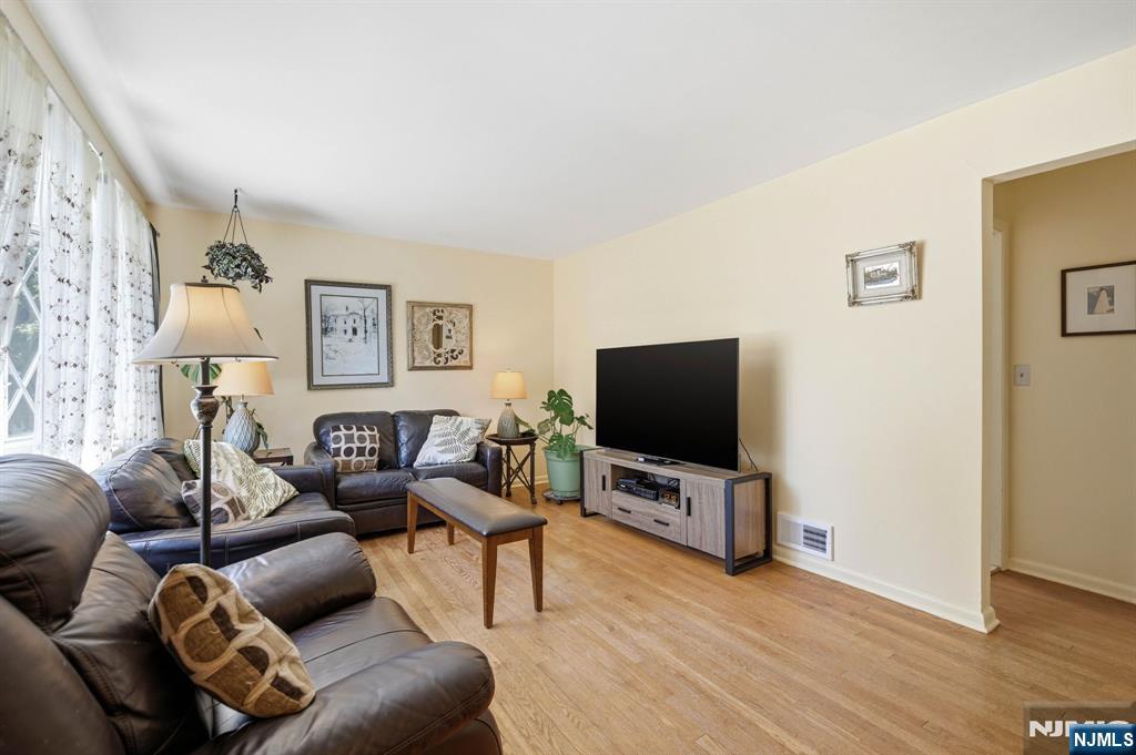 31 Dacotah Avenue, Oakland, NJ, 07436