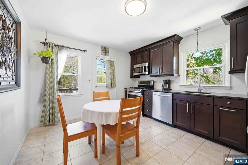 31 Dacotah Avenue, Oakland, NJ, 07436