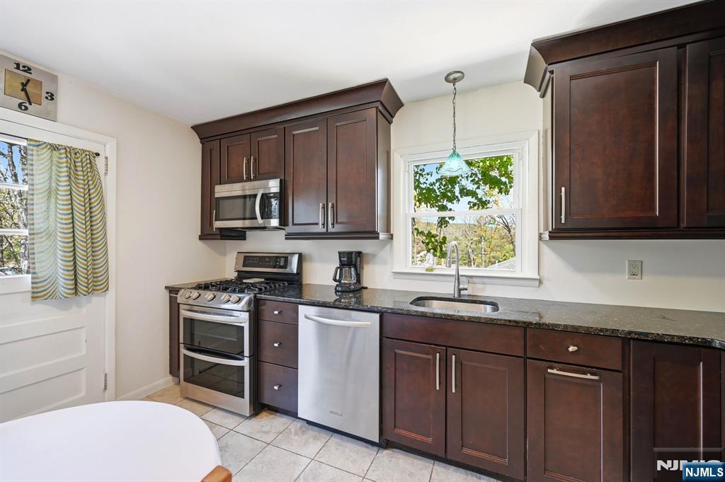 31 Dacotah Avenue, Oakland, NJ, 07436