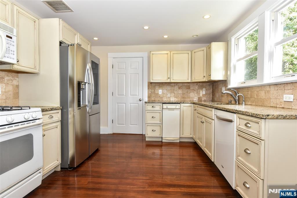 36 Hines Avenue, Mahwah, NJ 07430 Listing Photo  8