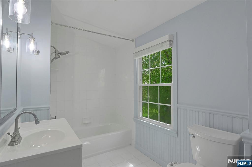 33 Clayton Street, Hillsdale, NJ, 07642