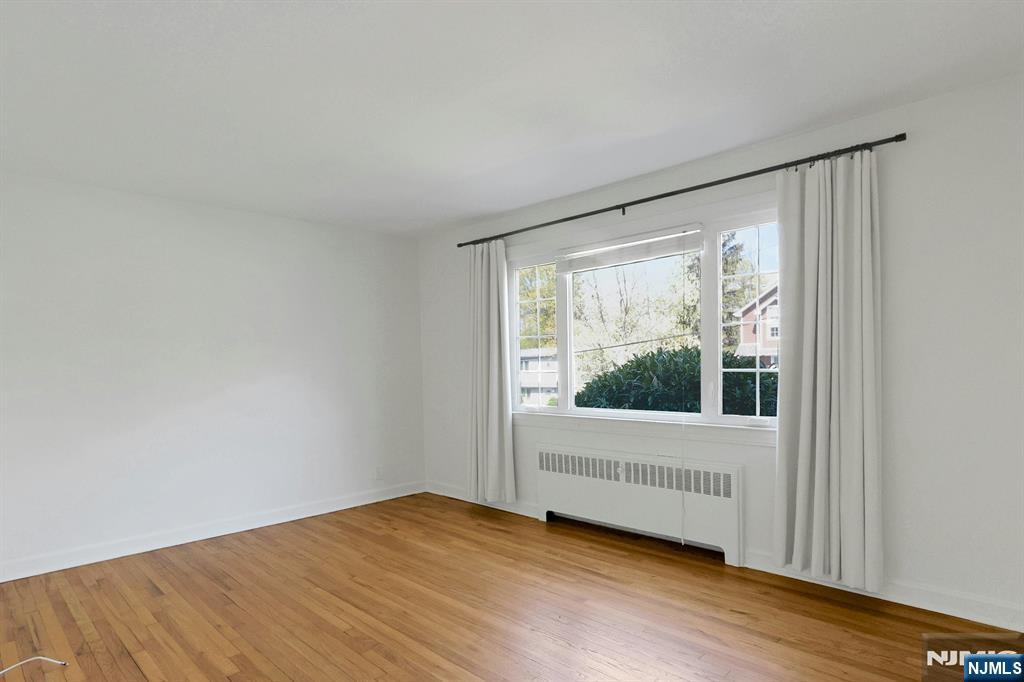 33 Clayton Street, Hillsdale, NJ, 07642