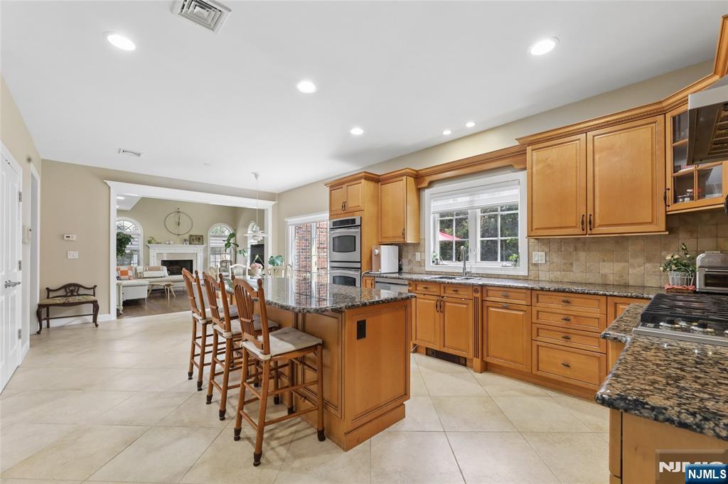 4 Leoson Parkway — photo 18