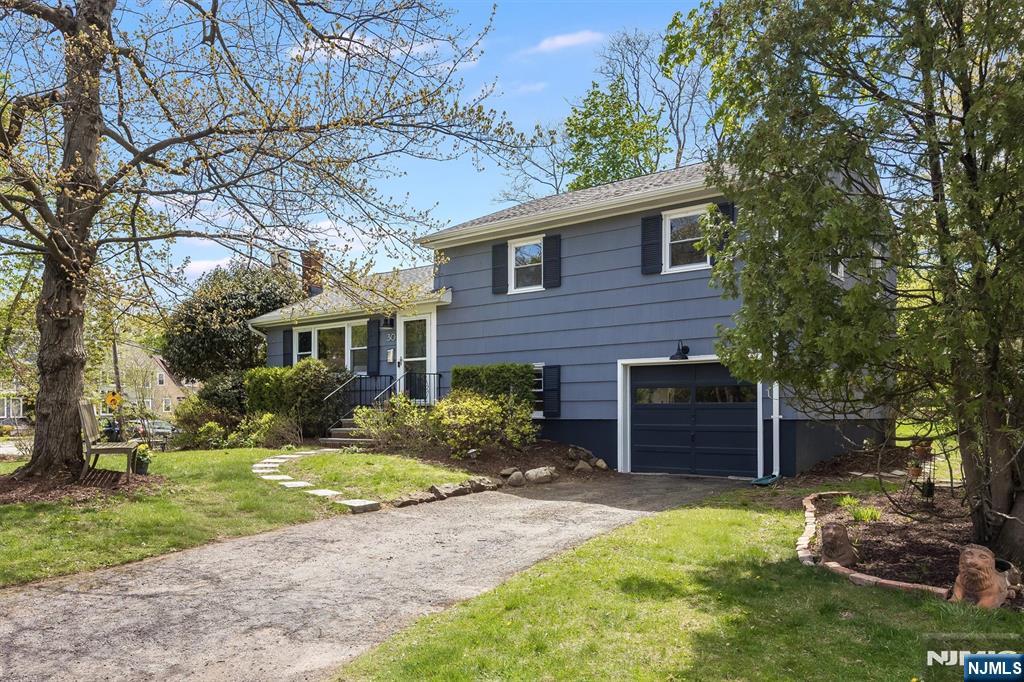 30 Bellaire Drive - Photo 2