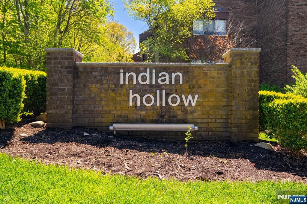 138 Indian Hollow Court - Photo 1