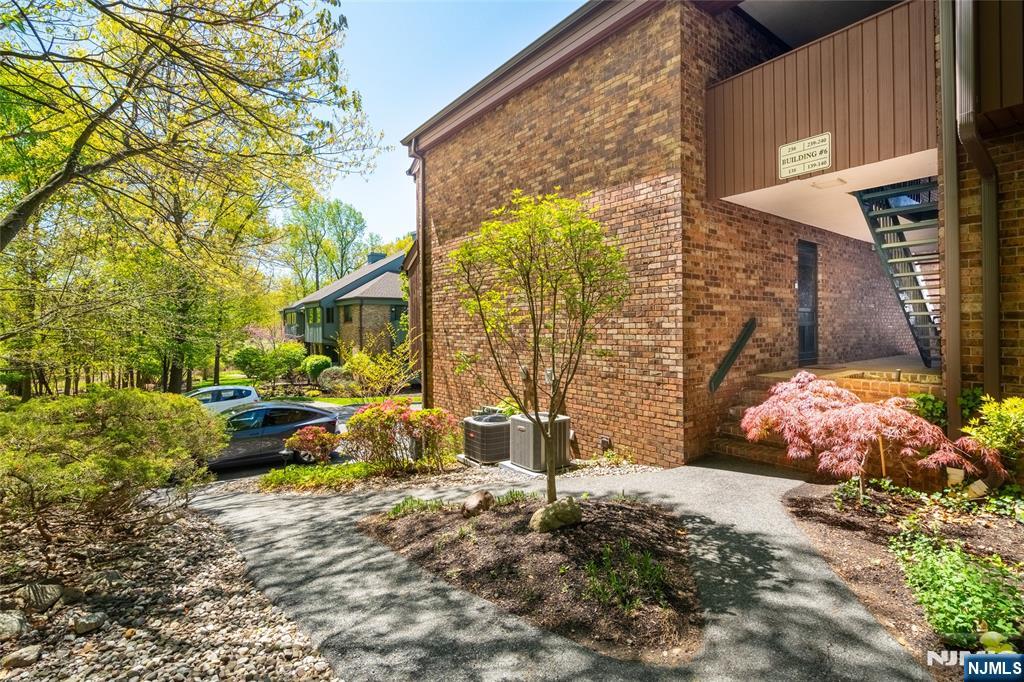 138 Indian Hollow Court - Photo 4
