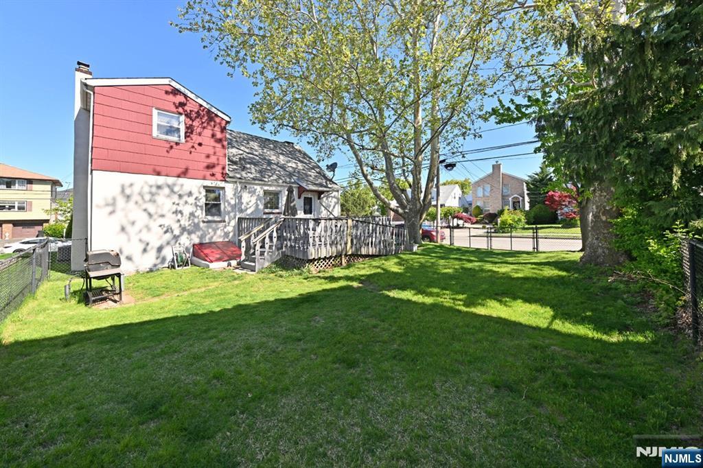 217 Grove St, Lodi, NJ 07644