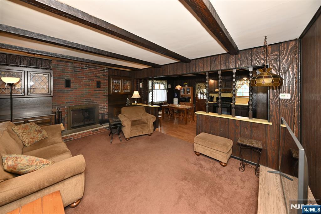 217 Grove St, Lodi, NJ 07644