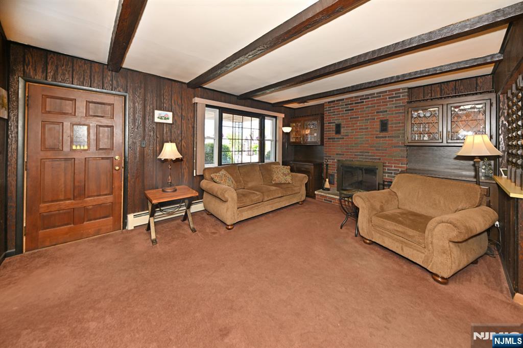 217 Grove St, Lodi, NJ 07644