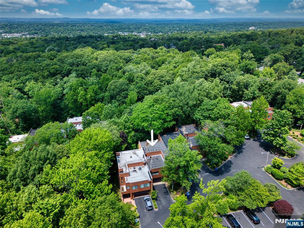 12 Kira Ln, Englewood, NJ 07631