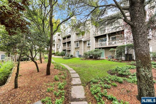 549 Windsor Drive 549 - Photo 3