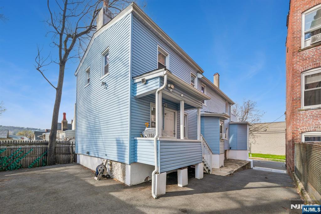 416 Frankfort Street - Photo 4