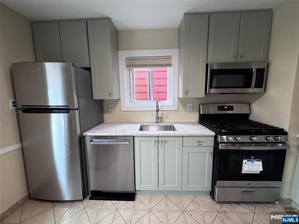 380 Park, #2 Floor, Fairview, NJ 07022 Listing Photo  7