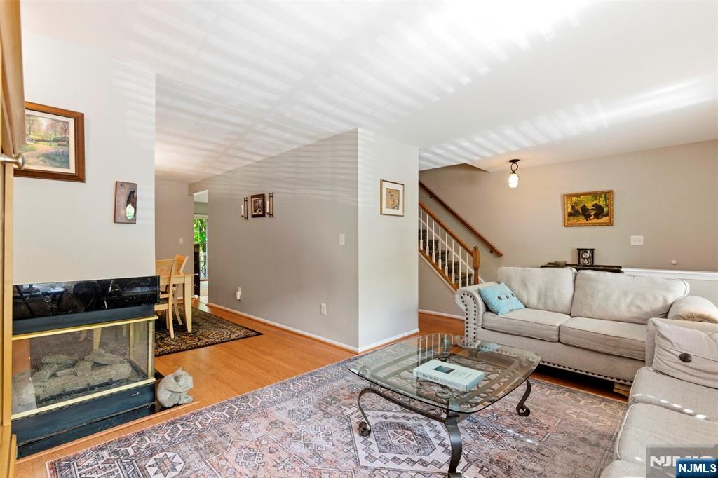 Living Room w/fireplace