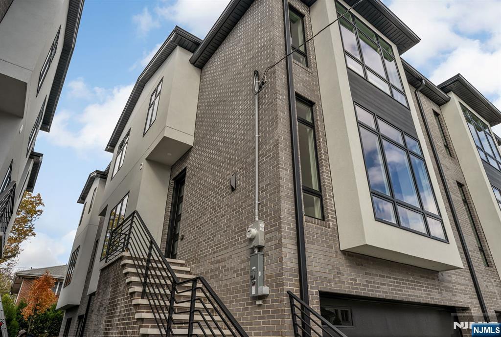 2447 Camner, Fort Lee, NJ, 07024