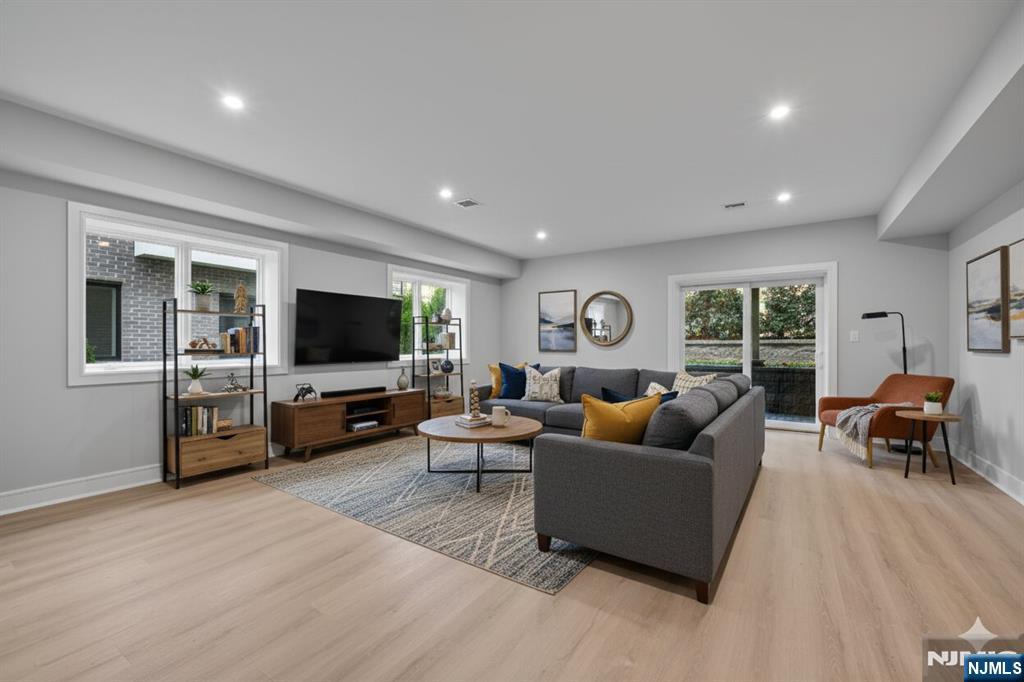 2447 Camner, Fort Lee, NJ, 07024