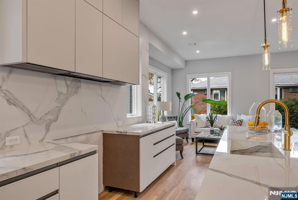 2447 Camner, Fort Lee, NJ, 07024