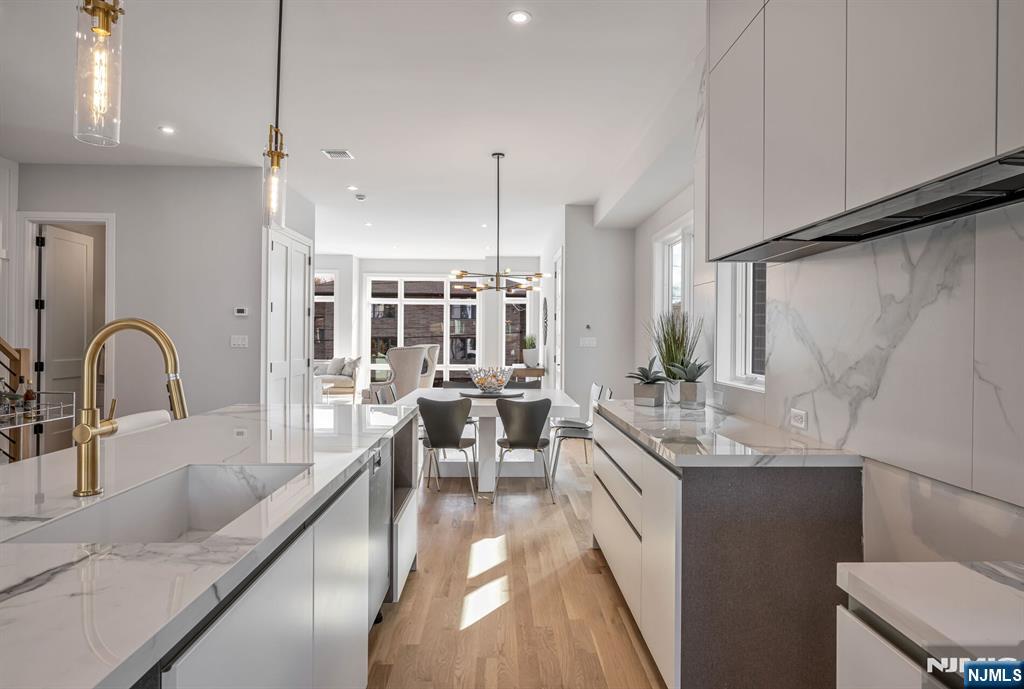 2447 Camner, Fort Lee, NJ, 07024