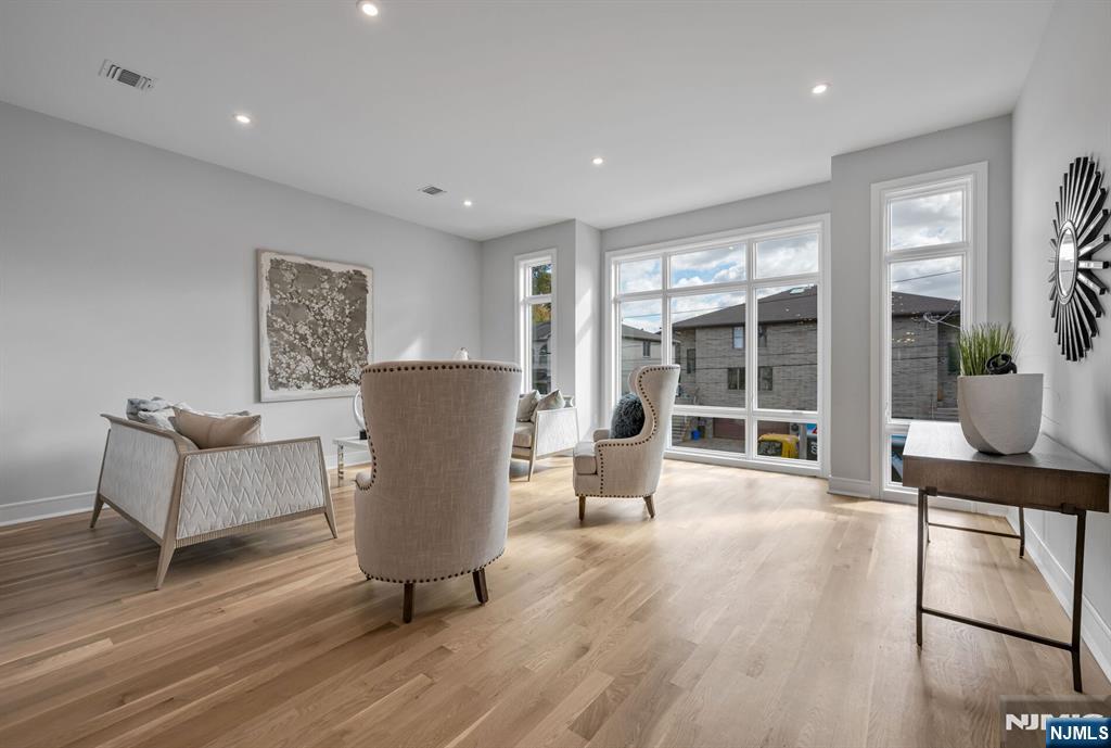 2447 Camner, Fort Lee, NJ, 07024