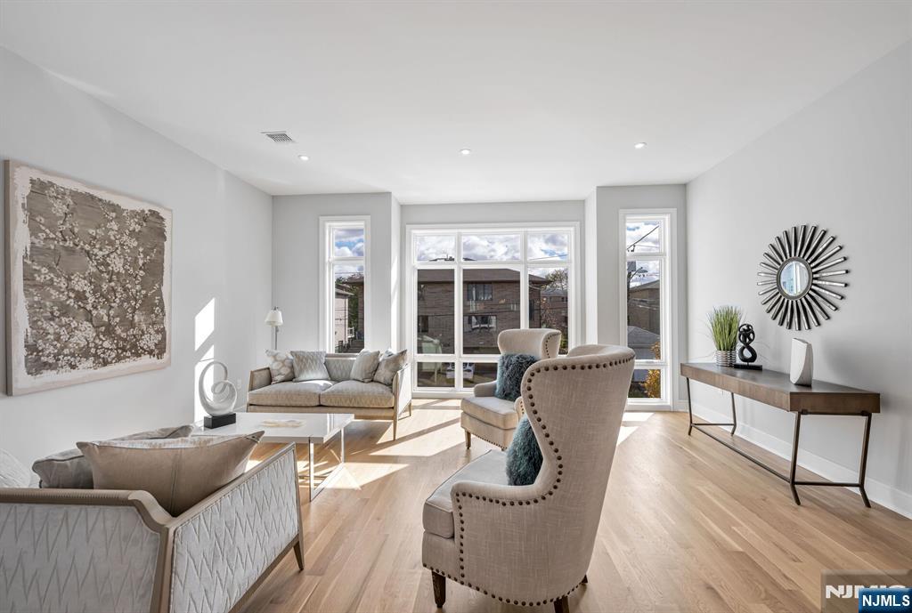 2447 Camner, Fort Lee, NJ, 07024