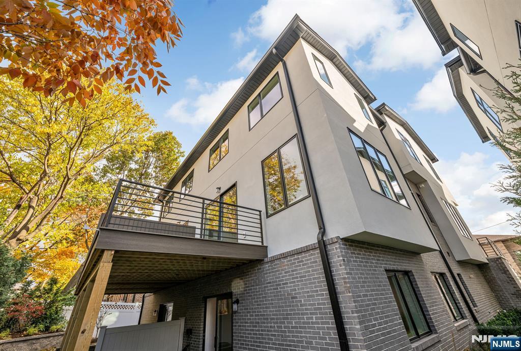 2447 Camner, Fort Lee, NJ, 07024