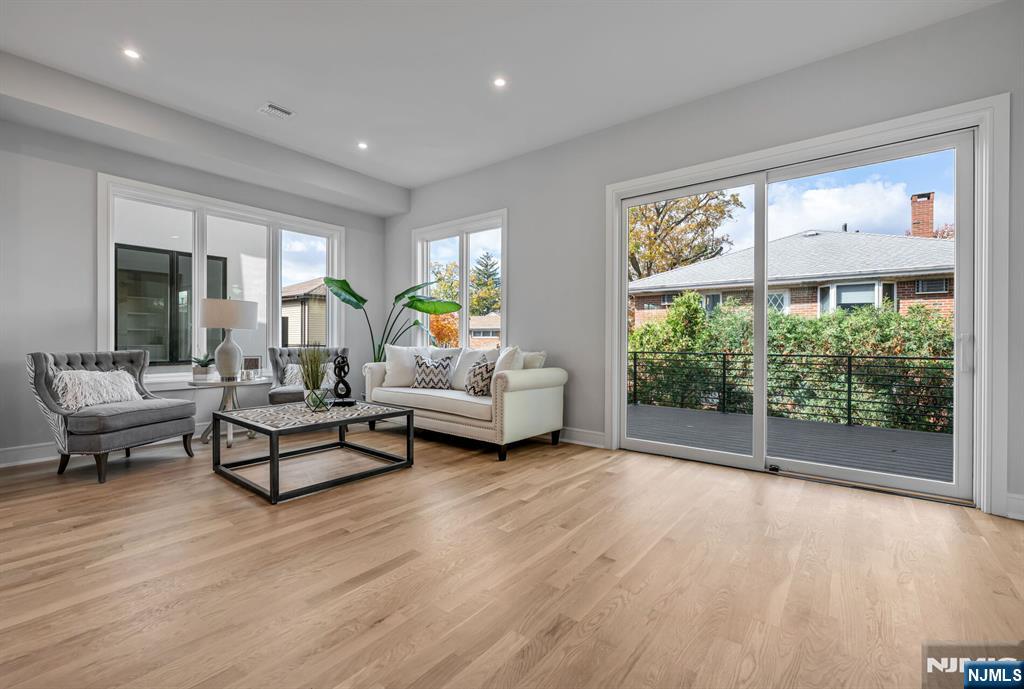 2447 Camner, Fort Lee, NJ, 07024
