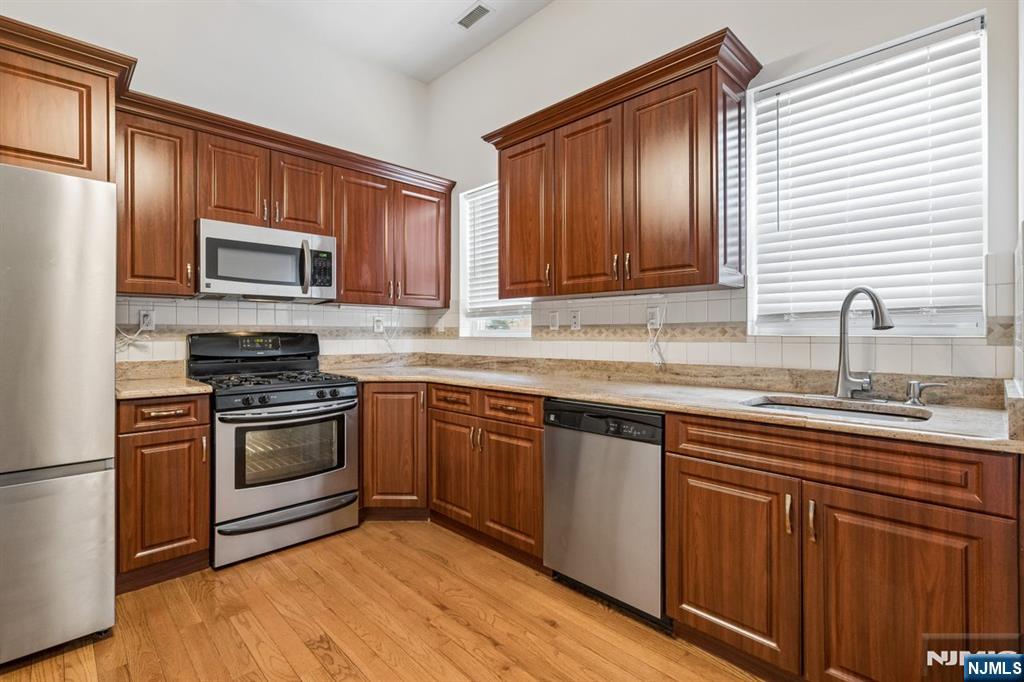1 Grant Street - Photo 5