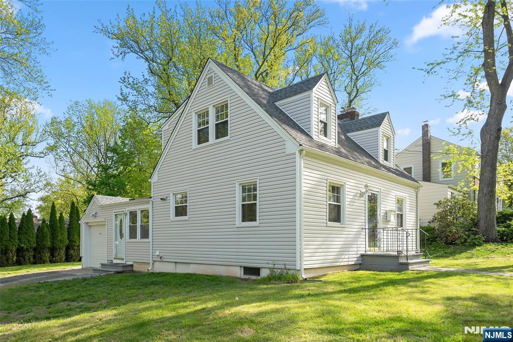 267 Hickory Avenue, Tenafly NJ — listing photo
