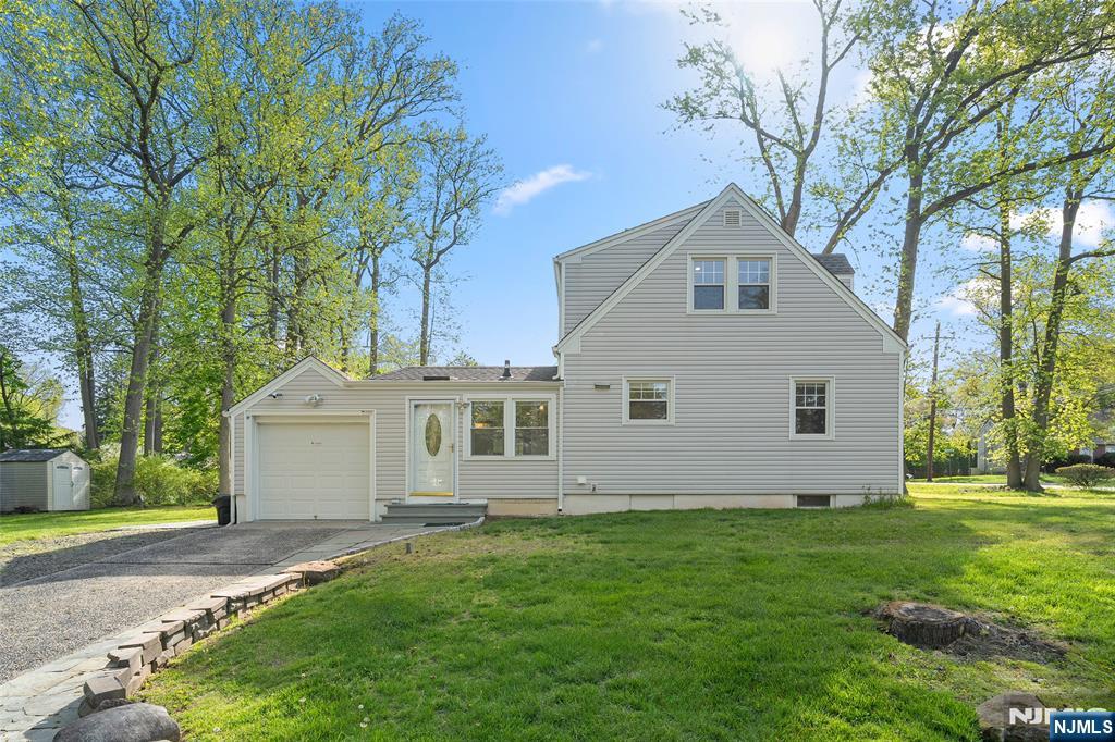 267 Hickory Avenue — photo 3