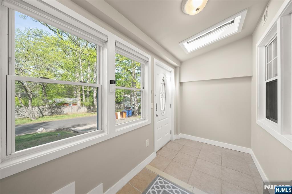 267 Hickory Avenue — photo 4