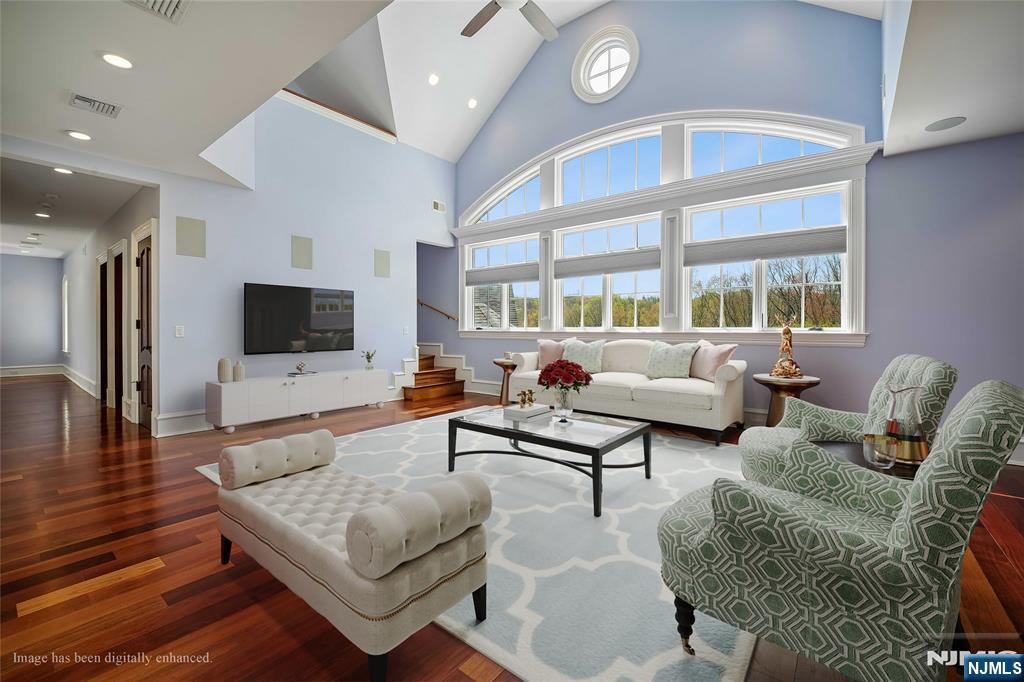 318 Franklin Road — photo 16