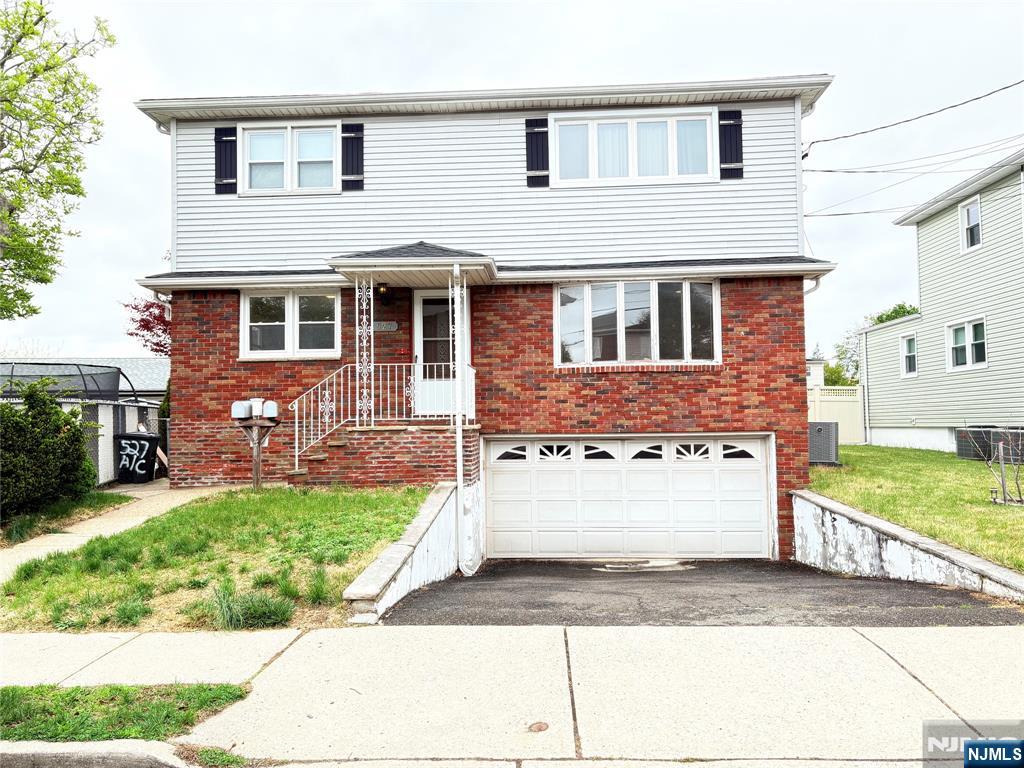 365 Leslie St, Newark City, NJ, 07112-2925