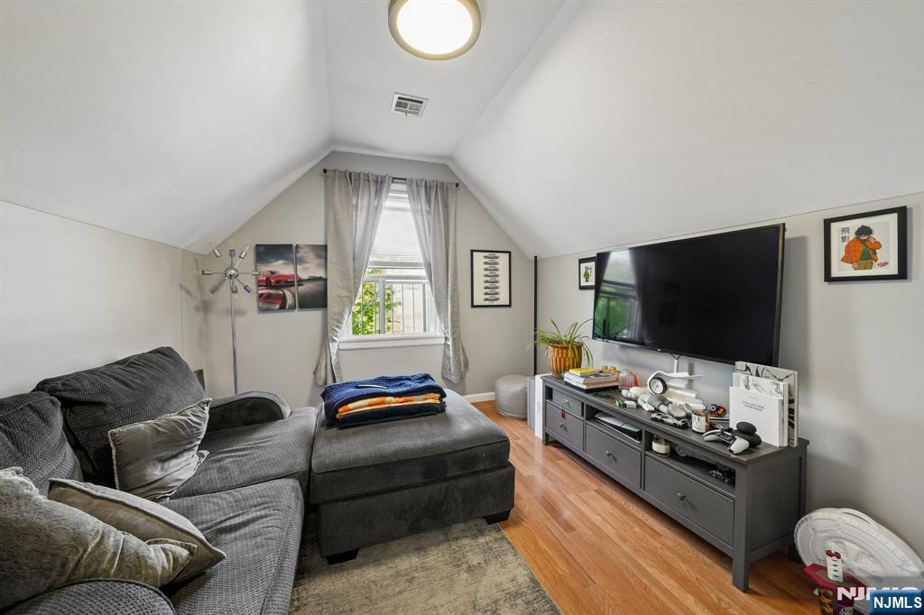 133 Franklin Avenue 3 - Photo 4