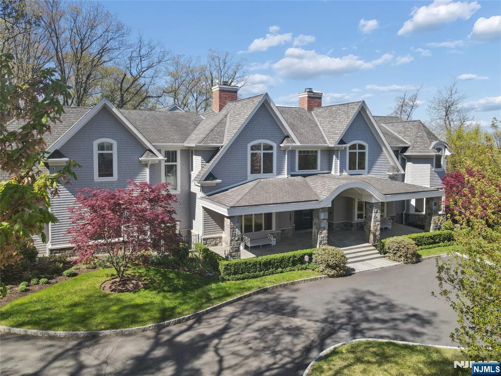 351 Lewelen Circle