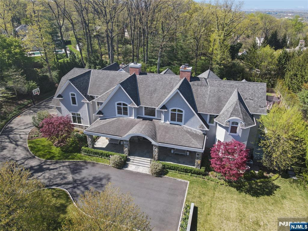 351 Lewelen Circle
