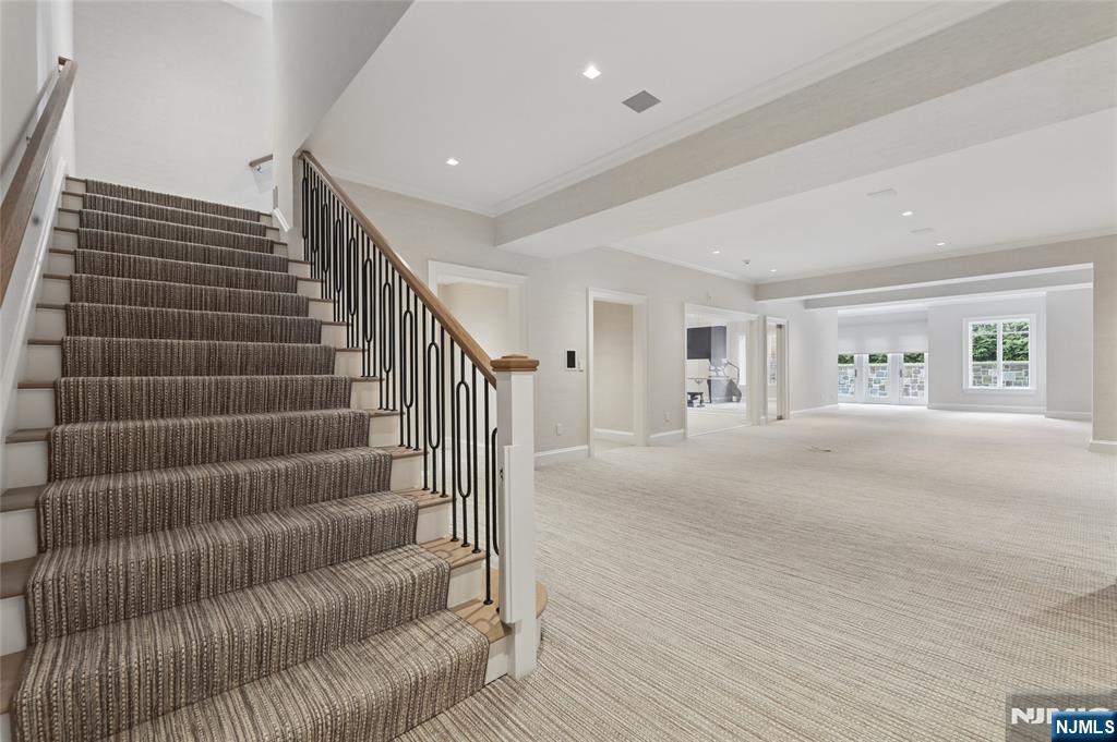 351 Lewelen Circle