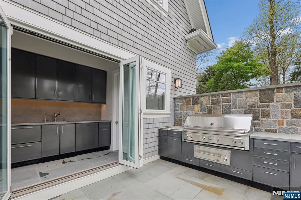 351 Lewelen Circle