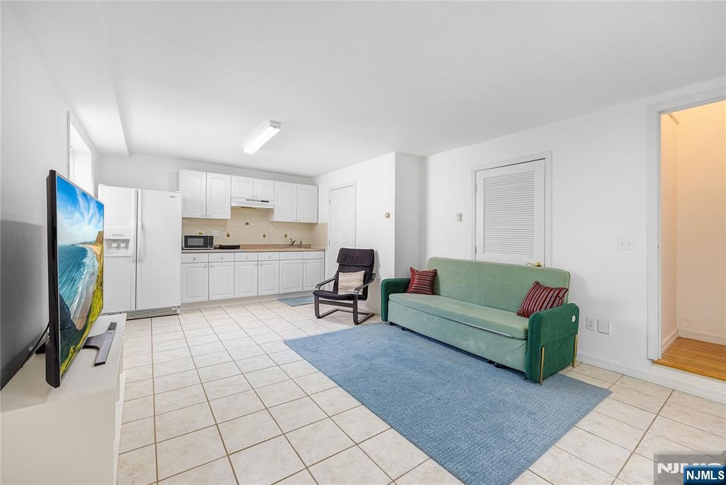37 Palisades Boulevard, #B, Palisades Park, NJ 07650 Listing Photo  25