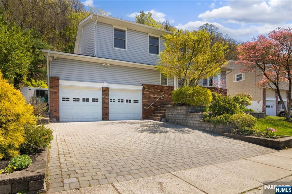 52 Molinari Drive, Wanaque, NJ, 07465