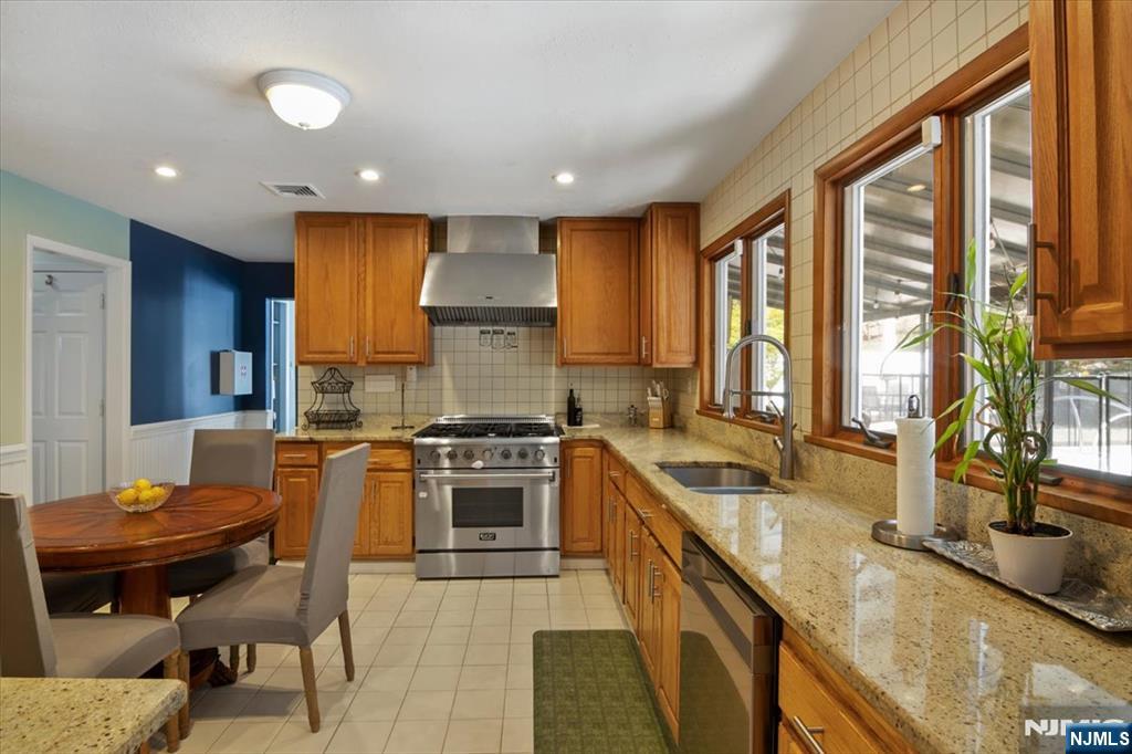 52 Molinari Drive, Wanaque, NJ, 07465